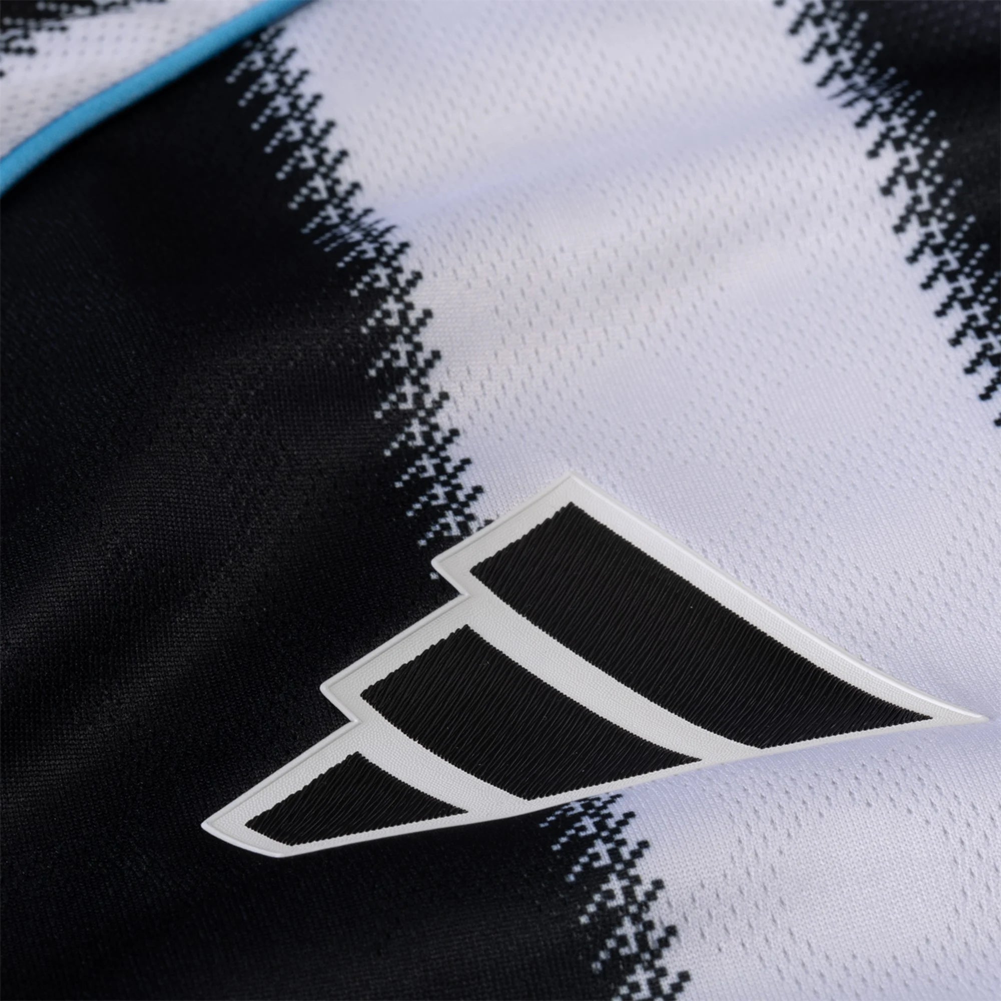 NEWCASTLE United 25/26 Home Jersey